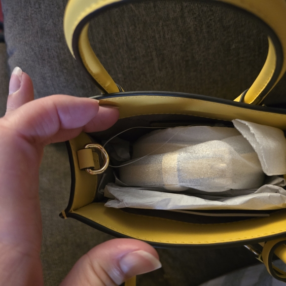 Brand New Without Tags Michael Kors Yellow Handbag - Picture 4 of 5